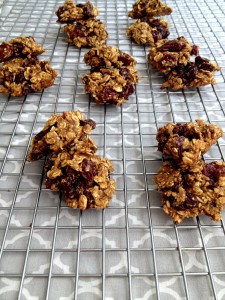 Vegan and Gluten-Free Chinese 5 Spice Cherry Oatmeal Cookies