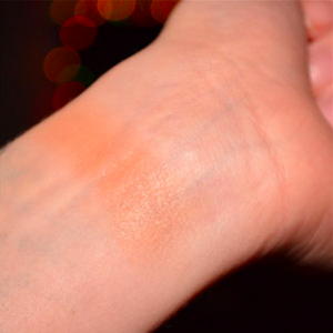 Too Faced Milk Chocolate Soleil bronzer swatch