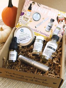 The October Vegan Beauty Box from Vegan Cuts is full products that are destined to be your new fall favorites!