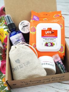 The April Vegan Cuts Vegan Beauty Box