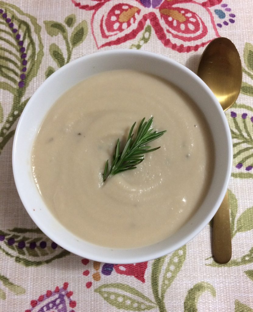 Creamy White Bean and Rosemary Soup (vegan)